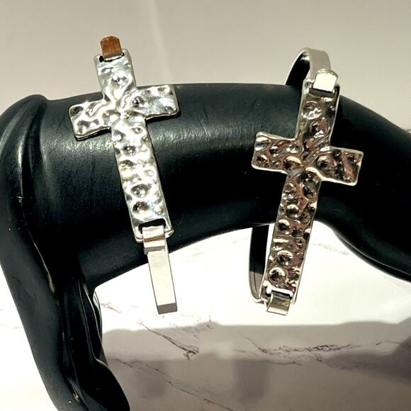 Silver tone cross bracelets - Picture 1 of 5